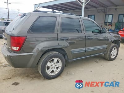 Trzecie zdjęcie samochodu z tyłu: 2005 JEEP GRAND CHEROKEE LAREDO VIN:1J4GS48K85C665086 - miniatura