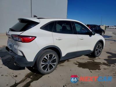 Trzecie zdjęcie samochodu z tyłu: 2021 FORD ESCAPE SE VIN:1FMCU9G65MUA14390 - miniatura