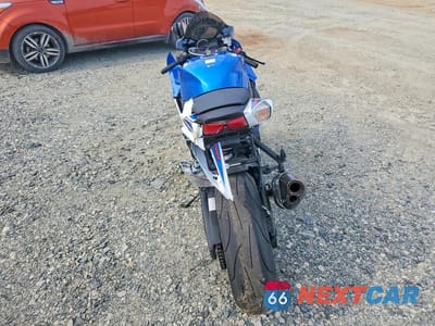 Czwarte zdjęcie samochodu z boku: 2024 SUZUKI GSX-R600 VIN:JS1GN7FA2R7100026 - miniatura