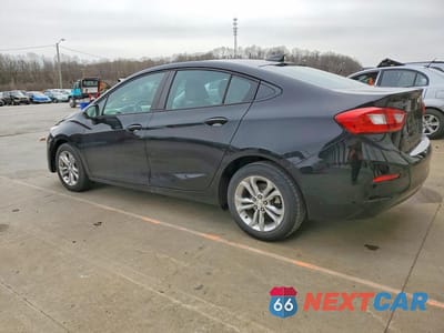 Drugie zdjęcie samochodu z przodu: 2019 CHEVROLET CRUZE LS VIN:1G1BC5SM9K7152097 - miniatura