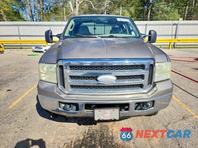Piąte zdjęcie samochodu w środku: 2005 FORD F250 SUPER DUTY VIN:1FTSW21P75EB25988 - miniatura
