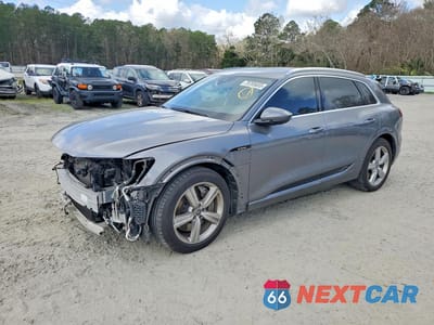 2019 AUDI E-TRON PRESTIGE WA1VAAGE6KB015517 - główne zdjęcie licytacji z USA - miniatura