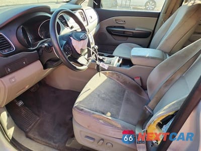 Zdjęcie 7 z 12 samochodu: 2016 KIA SEDONA LX VIN:KNDMB5C17G6112010 - miniatura