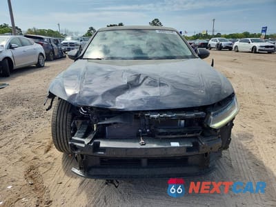 Piąte zdjęcie samochodu w środku: 2025 VOLKSWAGEN JETTA SE VIN:3VW7X7BU8SM042819 - miniatura
