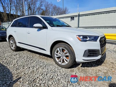 Czwarte zdjęcie samochodu z boku: 2023 AUDI Q7 PREMIUM PLUS VIN:WA1LXBF79PD002254 - miniatura