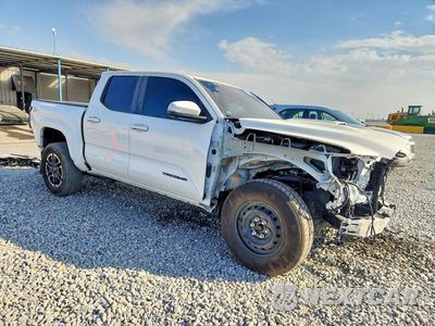 Czwarte zdjęcie samochodu z boku: 2024 TOYOTA TACOMA TRD SPORT VIN:3TMLB5JN2RM070611 - miniatura