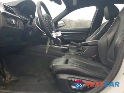 Zdjęcie 7 z 12 samochodu: 2017 BMW 330 XI VIN:WBA8D9G35HNU65929 - miniatura