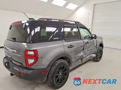 Trzecie zdjęcie samochodu z tyłu: 2025 FORD BRONCO SPORT BADLANDS VIN:3FMCR9DAXSRE83957 - miniatura