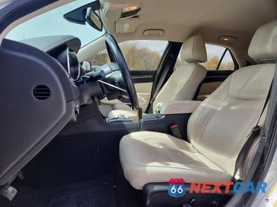 Zdjęcie 7 z 11 samochodu: 2021 CHRYSLER 300 TOURING VIN:2C3CCAAGXMH515812 - miniatura