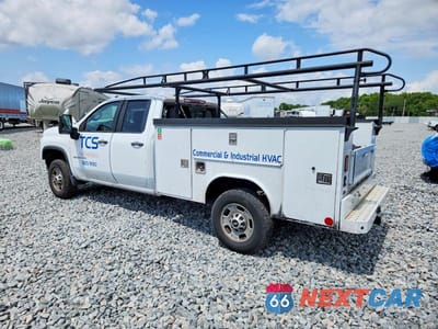 Trzecie zdjęcie samochodu z tyłu: 2022 CHEVROLET SILVERADO HD UTILITY / SERVICE TRUCK VIN:1GC2WLE79NF288099 - miniatura