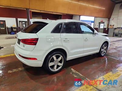 Trzecie zdjęcie samochodu z tyłu: 2015 AUDI Q3 PRESTIGE VIN:WA1GFCFSXFR011514 - miniatura