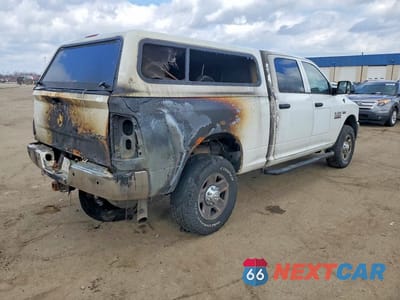 Trzecie zdjęcie samochodu z tyłu: 2017 RAM 2500 ST VIN:3C6UR5CJ5HG529628 - miniatura