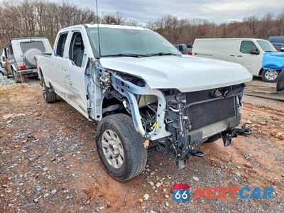 Czwarte zdjęcie samochodu z boku: 2024 FORD F350 VIN:1FT8W3BT6REC70585 - miniatura