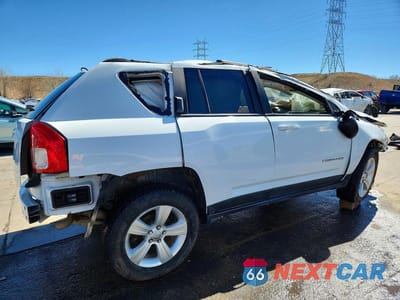 Trzecie zdjęcie samochodu z tyłu: 2013 JEEP COMPASS LATITUDE VIN:1C4NJDEB9DD165418 - miniatura