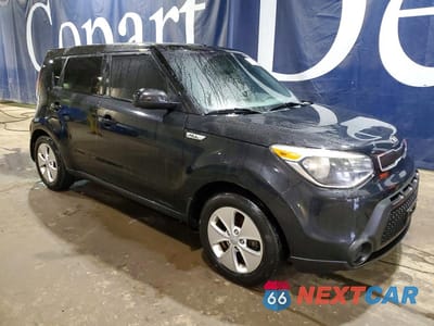 Czwarte zdjęcie samochodu z boku: 2015 KIA SOUL BASE VIN:KNDJN2A2XF7155558 - miniatura