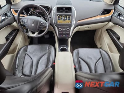 Zdjęcie 8 z 13 samochodu: 2016 LINCOLN MKC RESERVE VIN:5LMTJ3DHXGUJ01103 - miniatura