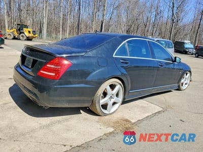 Trzecie zdjęcie samochodu z tyłu: 2012 MERCEDES-BENZ S 550 VIN:WDDNG7DB4CA438322 - miniatura