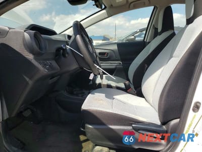 Zdjęcie 7 z 11 samochodu: 2018 TOYOTA PRIUS C ONE VIN:JTDKDTB38J1611802 - miniatura
