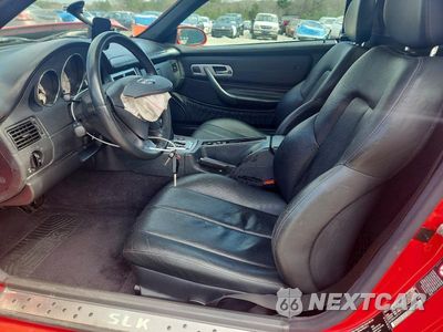 Zdjęcie 7 z 12 samochodu: 2012 MERCEDES-BENZ C 250 VIN:WDDGF4HB8CA634901 - miniatura