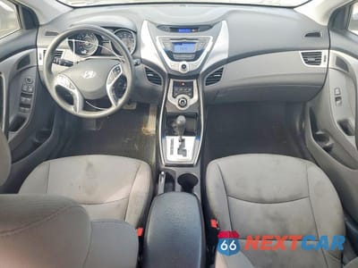 Zdjęcie 8 z 11 samochodu: 2012 HYUNDAI ELANTRA GLS VIN:5NPDH4AE9CH126859 - miniatura