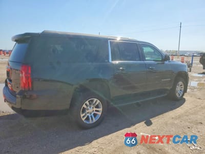 Trzecie zdjęcie samochodu z tyłu: 2019 CHEVROLET SUBURBAN K1500 LT VIN:1GNSKHKC8KR162599 - miniatura