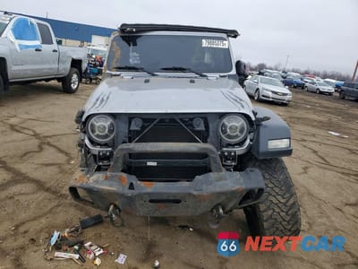 Piąte zdjęcie samochodu w środku: 2018 JEEP WRANGLER UNLIMITED SPORT VIN:1C4HJXDG0JW136997 - miniatura