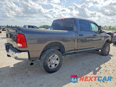 Trzecie zdjęcie samochodu z tyłu: 2017 RAM 2500 ST VIN:3C6UR5CL8HG657931 - miniatura