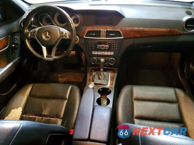 Zdjęcie 8 z 12 samochodu: 2012 MERCEDES-BENZ C 300 4MATIC VIN:WDDGF8BB0CR225230 - miniatura