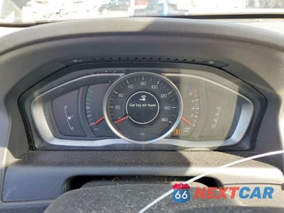 Zdjęcie 9 z 12 samochodu: 2017 VOLVO XC60 T5 VIN:YV440MDJ1H2100911 - miniatura