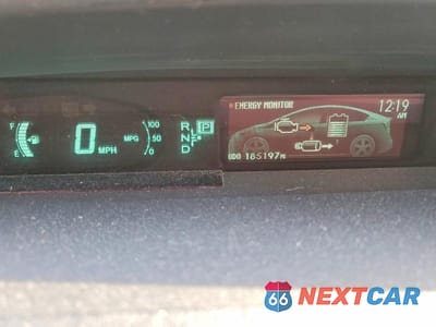Zdjęcie 9 z 12 samochodu: 2015 TOYOTA PRIUS THREE VIN:JTDKN3DU1F1876829 - miniatura