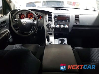 Zdjęcie 8 z 12 samochodu: 2011 TOYOTA TUNDRA DOUBLE CAB SR5 VIN:5TFUW5F1XBX177050 - miniatura