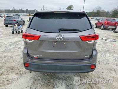 Zdjęcie 6 z 14 samochodu: 2019 TOYOTA HIGHLANDER XLE VIN:5TDKZRFH3KS337892 - miniatura