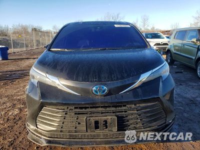 Piąte zdjęcie samochodu w środku: 2025 TOYOTA SIENNA XLE 7-PASSENGER VIN:5TDJSKFC2SS216556 - miniatura