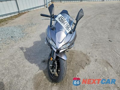 Drugie zdjęcie samochodu z przodu: 2021 KAWASAKI EX650 N VIN:ML5EXEN10MDA28845 - miniatura