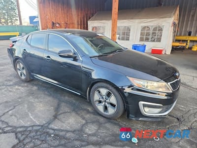 Czwarte zdjęcie samochodu z boku: 2011 KIA OPTIMA HYBRID BASE VIN:KNAGM4ADXB5000957 - miniatura