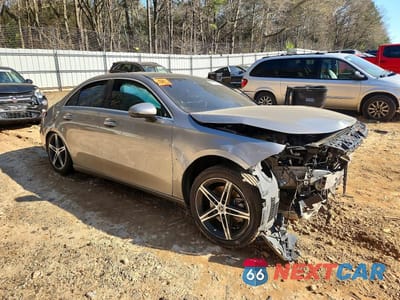 Czwarte zdjęcie samochodu z boku: 2019 MERCEDES-BENZ A 220 VIN:WDD3G4EB5KW002049 - miniatura