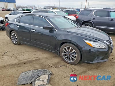 Czwarte zdjęcie samochodu z boku: 2017 NISSAN ALTIMA 2.5 SV VIN:1N4AL3AP6HC254031 - miniatura