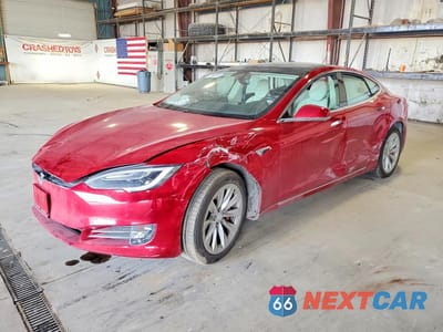 2018 TESLA MODEL S 5YJSA1E49JF240545 - główne zdjęcie licytacji z USA - miniatura