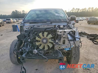 Piąte zdjęcie samochodu w środku: 2024 TOYOTA TUNDRA CREWMAX SR VIN:5TFKB5DB5RX175974 - miniatura