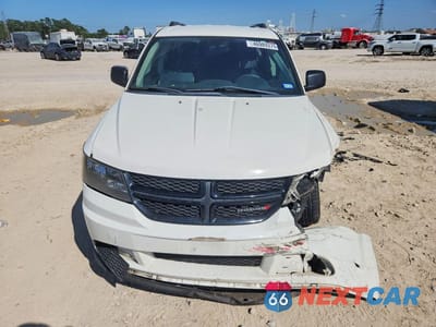 Piąte zdjęcie samochodu w środku: 2018 DODGE JOURNEY SE VIN:3C4PDCAB0JT302042 - miniatura