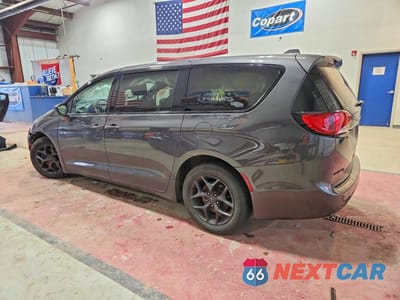 Drugie zdjęcie samochodu z przodu: 2018 CHRYSLER PACIFICA TOURING PLUS VIN:2C4RC1FG5JR306160 - miniatura