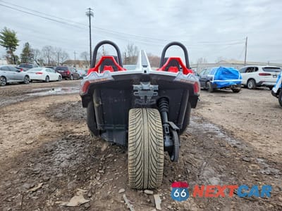Czwarte zdjęcie samochodu z boku: 2021 POLARIS SLINGSHOT S WITH TECHNOLOGY PACKAGE VIN:57XAATHD0M8141496 - miniatura