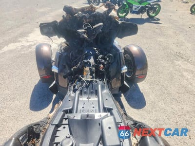 Zdjęcie 6 z 8 samochodu: 2012 CAN-AM SPYDER ROADSTER RT-LTD VIN:2BXJBRC16CV000741 - miniatura