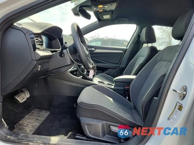 Zdjęcie 7 z 12 samochodu: 2025 VOLKSWAGEN JETTA SPORT VIN:3VWBX7BU3SM068870 - miniatura
