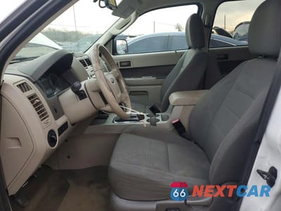 Zdjęcie 7 z 11 samochodu: 2009 FORD ESCAPE XLT VIN:1FMCU03779KB11801 - miniatura