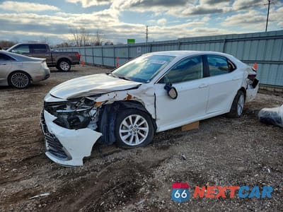 2022 TOYOTA CAMRY LE 4T1C11AK7NU678160 - główne zdjęcie licytacji z USA - miniatura