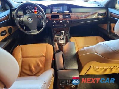 Zdjęcie 8 z 12 samochodu: 2009 BMW 528 I VIN:WBANU535X9C121299 - miniatura