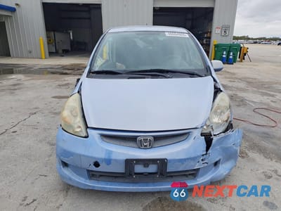 Piąte zdjęcie samochodu w środku: 2008 HONDA FIT VIN:JHMGD38488S046234 - miniatura