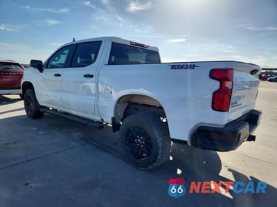 Drugie zdjęcie samochodu z przodu: 2021 CHEVROLET SILVERADO K1500 TRAIL BOSS CUSTOM VIN:1GCPYCEF3MZ330447 - miniatura