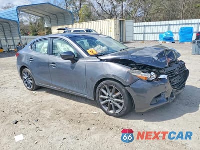 Czwarte zdjęcie samochodu z boku: 2018 MAZDA 3 TOURING VIN:3MZBN1V39JM230568 - miniatura